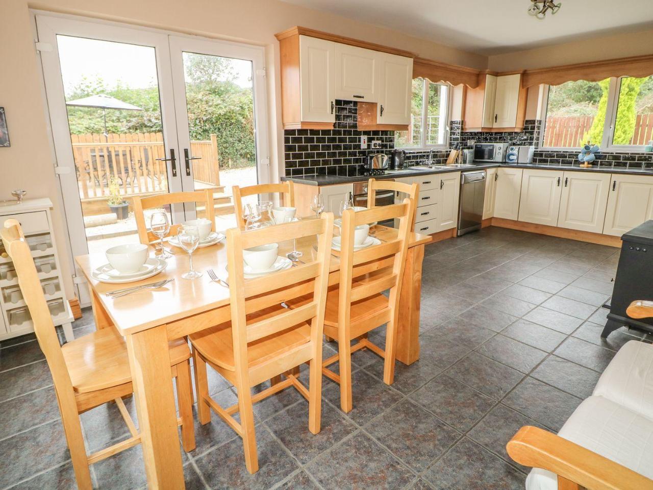 Kate'S Cottage Rathmullan Exterior photo